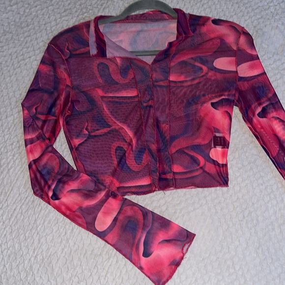 SHEIN Tops - Groovy pink mesh crop top
